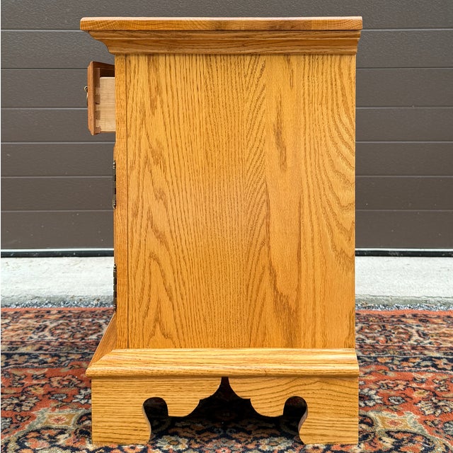 1990s Jamestown Sterling Traditional Chippendale Solid Oak 1 Drawer Nightstand With Hidden Jewelry Box For Sale - Image 14 of 17