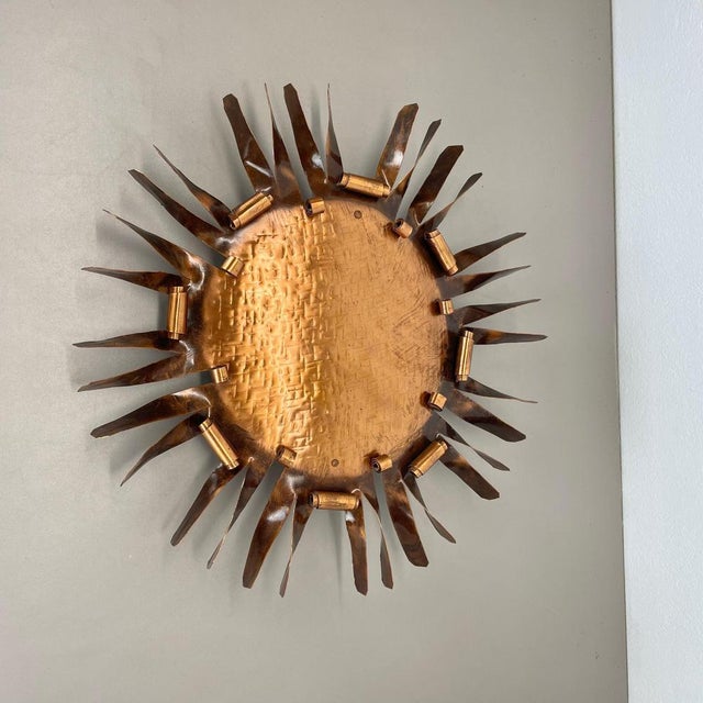 Gio Ponti Large Copper Sunburst Theatre Wall Light in the style of Stilnovo, Italy, 1950s For Sale - Image 4 of 18