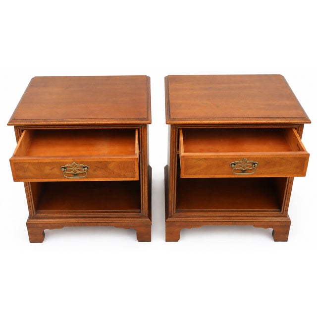 1980s 1980s Pair of Henredon Wood Nightstands With Open Shelves For Sale - Image 5 of 12