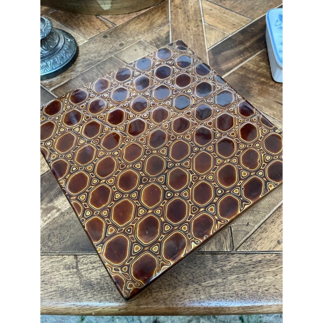 1980s Burmese Lacquer Box With Honeycomb or Hexagonal Design Layers For Sale - Image 10 of 11