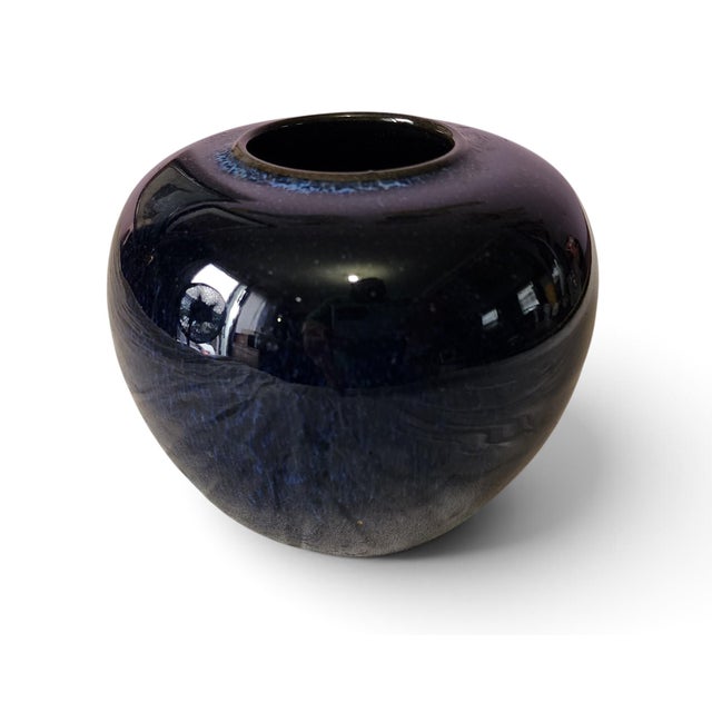 Modern Vintage Dark Indigo Blue Bulbous Formed Pottery Vase, 1980s ~ Unmarked For Sale - Image 3 of 10