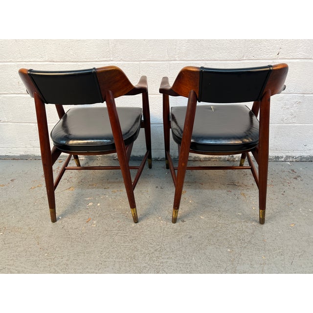 Mid-Century Pair of Tapered Leg Dining Chairs Attributed to Paoli For Sale - Image 9 of 10