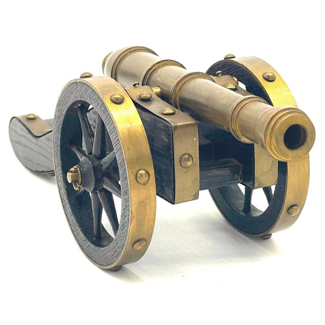 1950s English Brass & Wood Desk Top Model of a Signal Cannon For Sale - Image 5 of 8