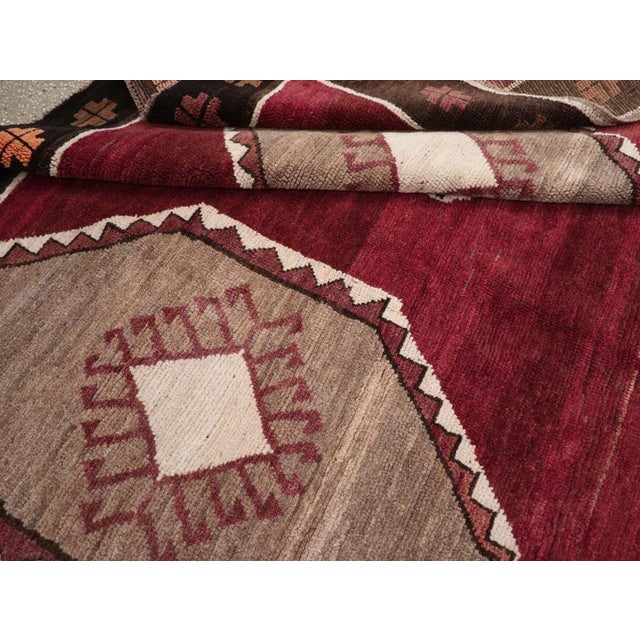 Wine Galerie Shabab Collection Mid-20th Century Turkish Anatolian Accent Carpet For Sale - Image 8 of 8