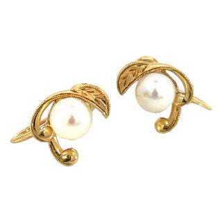 1990s Pair of Mikimoto Estate Akoya Pearl Earrings 14k YG 6 mm 3.4 Grams For Sale