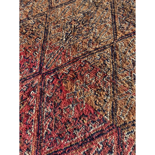Textile Vintage Moroccan Boujad Rug – Handwoven Wool Carpet For Sale - Image 7 of 13