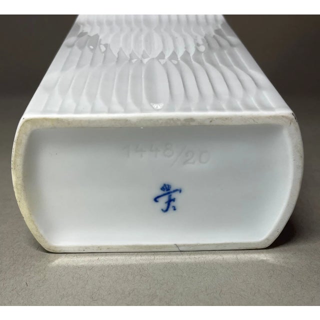 1970s Furstenberg White 70s Op Art Deco Style Vase For Sale - Image 5 of 5