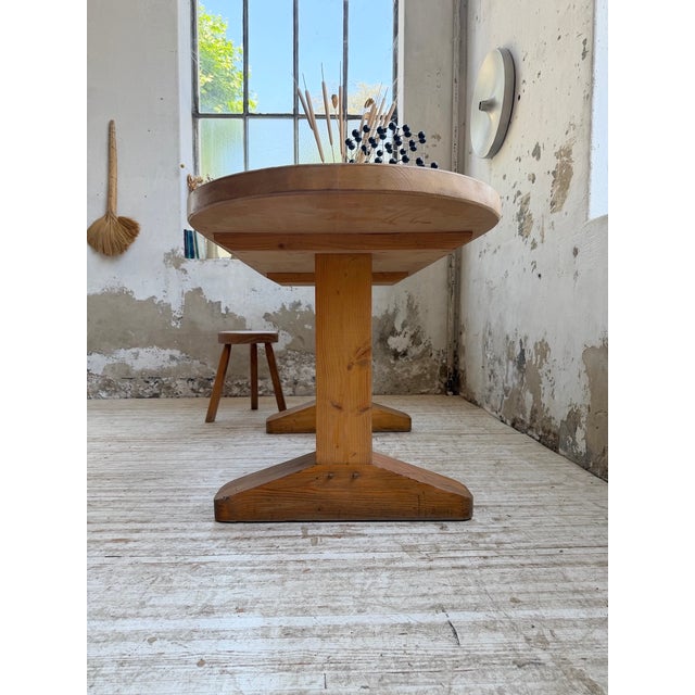 Brutalist Oval Table in Pine, 1950 For Sale - Image 17 of 18