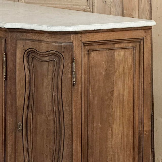 18th Century French Louis XV Walnut Buffet ~ Credenza With Carrara Marble For Sale - Image 13 of 18
