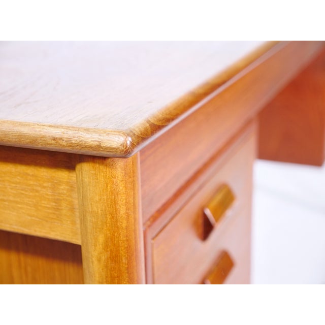 Søborg Møbelfabrik Mid-Century Modern Teak Desk by Børge Mogensen for Søborg Møbelfabrik, 1960s For Sale - Image 4 of 16