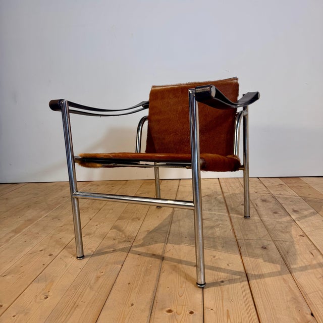 LC1 Sling Chair by Le Corbusier, Pierre Jeanneret and Charlotte Perriand for Cassina For Sale - Image 3 of 7
