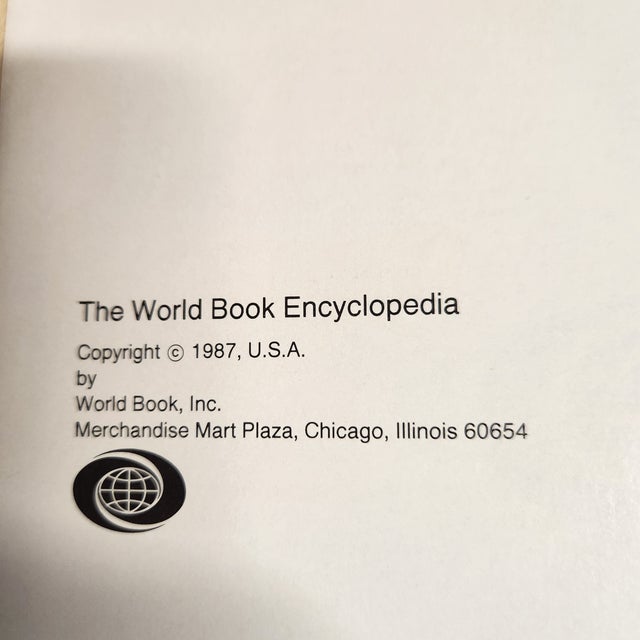 1980s Vintage Crimson & Gold Gilt World Book Encyclopedia Collection - 22-Volume Complete Set & Annuals For Sale - Image 10 of 12