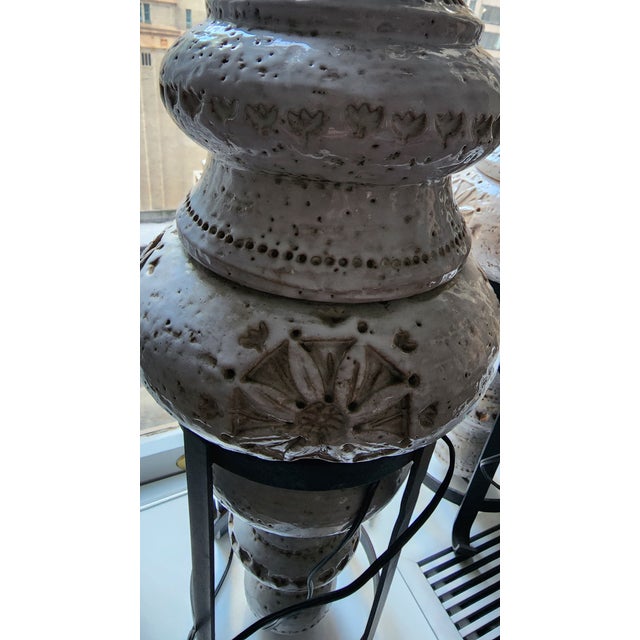 Bitossi Pair of 1960s Ceramic Lamps on Stands in the Style of Bitossi For Sale - Image 4 of 11