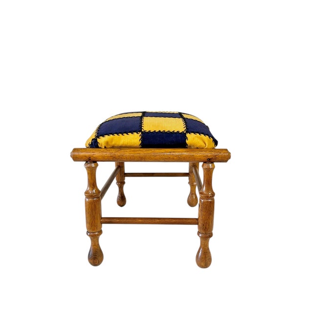 Early 20th Century Antique French Provincial Walnut Footstool With Hand-Turned Legs & Blue/Yellow Patchwork Cushion For Sale - Image 5 of 10