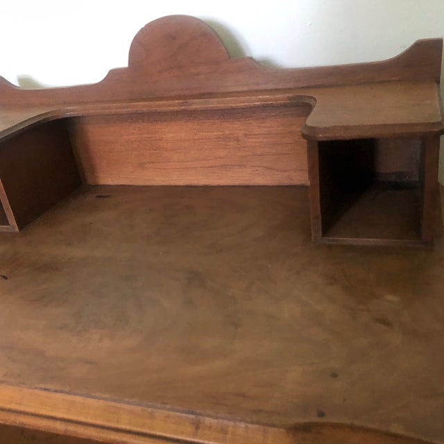 1940s Petite French Writing Desk W/Cubby Hole Top Deck For Sale In Houston - Image 6 of 11