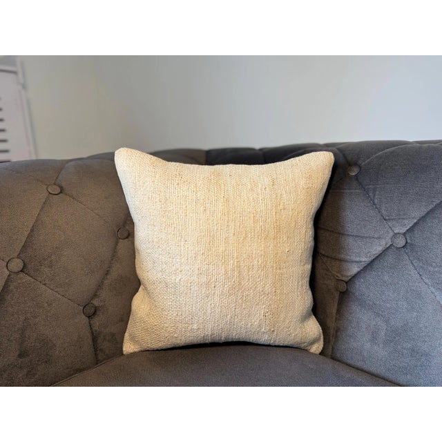 1980s Vintage Turkish Hemp Pillow, Natural Ivory White Cushion, Handwoven Anatolian Pillow With Insert, 16x16 In For Sale - Image 5 of 6