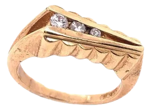 14 Karat Yellow Gold Contemporary Ring With Round Diamonds 0.20 TDW, Size 6.25