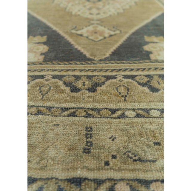 Turkish Turkish Vintage Rug 3'10" x 6' #20697 For Sale - Image 3 of 8