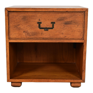Henredon Mid-Century Modern Campaign Oak Nightstand, Circa 1970s