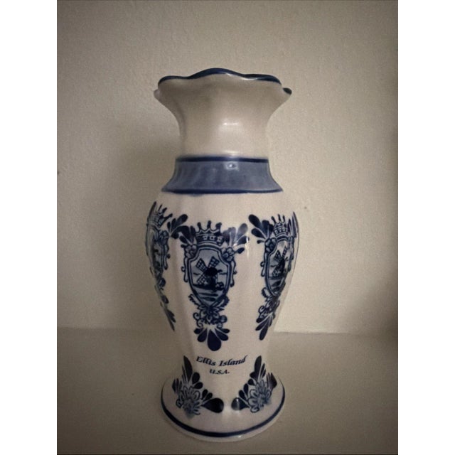Art Deco 1980s Elft Blue Ellis Island Bud Vase For Sale - Image 3 of 6