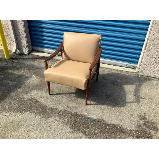 1960s Mid-Century Leather Lounge Chair For Sale - Image 4 of 6