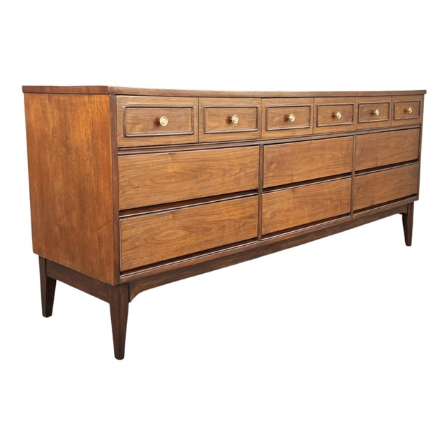 Mid-Century Modern Vintage 1960s Walnut MCM Dresser With Tapered Legs For Sale - Image 3 of 9