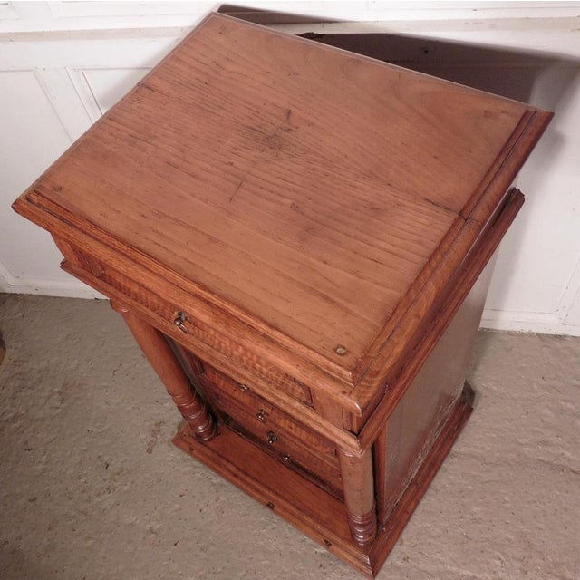 French Golden Oak Bedside Cabinet, 1880s For Sale - Image 4 of 7