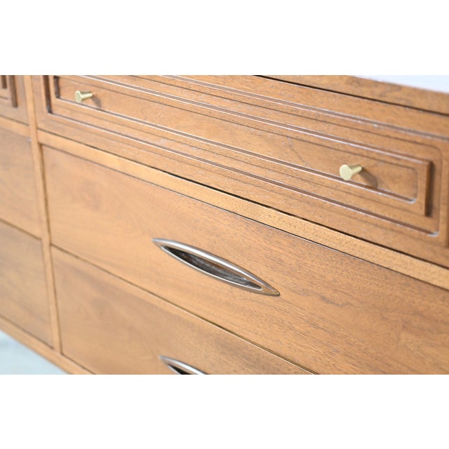 Broyhill Sculptra Mid-Century Modern Walnut Six Drawer Dresser | Newly Refinished For Sale - Image 14 of 16