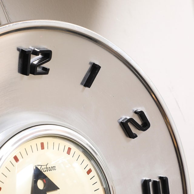 Mid-Century Brushed Aluminum & Bakelite Telechron Saucer Wall Clock Model 2h101 For Sale - Image 12 of 12