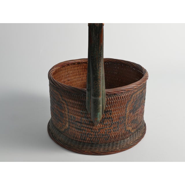 Early 20th Century Chinese Betrothal or Wedding Basket with Peony and Bird Motif For Sale - Image 4 of 18