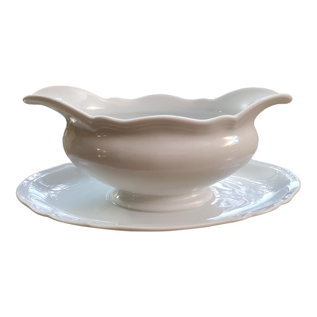1925-1939 Hutschenreuther Selb Lhs Bavaria Germany Rare Favorit Pattern White Porcelain Gravy Boat With Attached Underplate Dish For Sale
