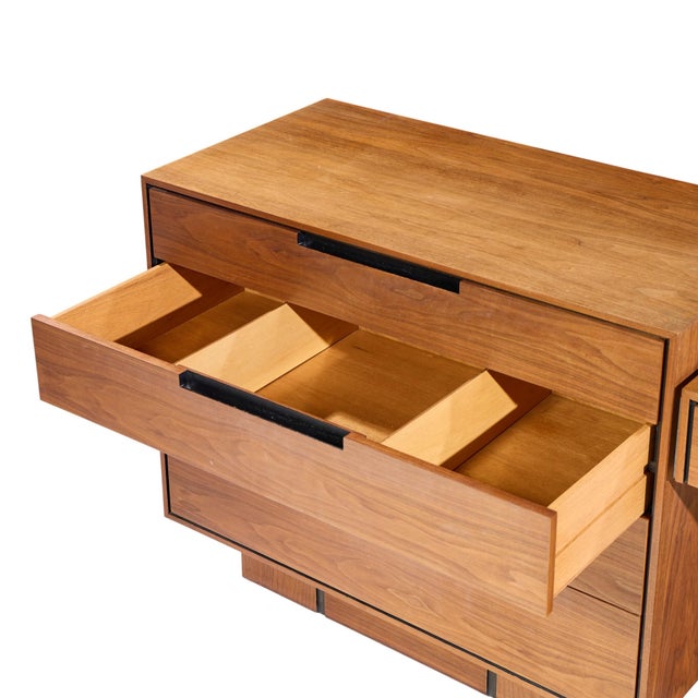 Wood Vladimir Kagan for Dreyfuss Mid 20th Century Walnut and Lucite Vanity Dresser For Sale - Image 7 of 11