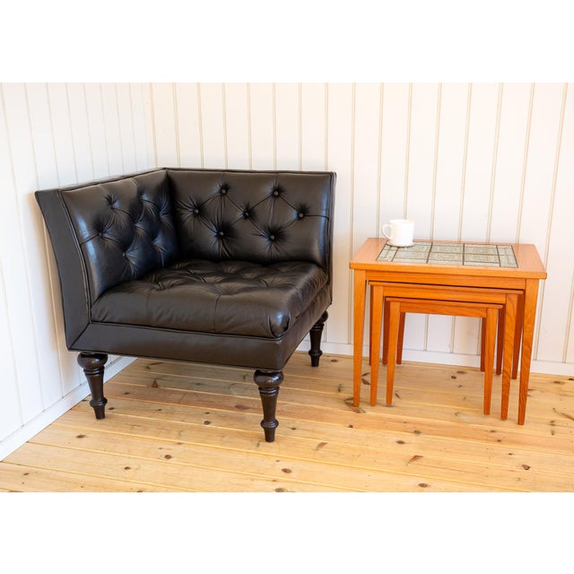 Black Leather Chesterfield Armchair Corner Salon Moschino Haslam Country House Designer, 1990s For Sale - Image 10 of 18