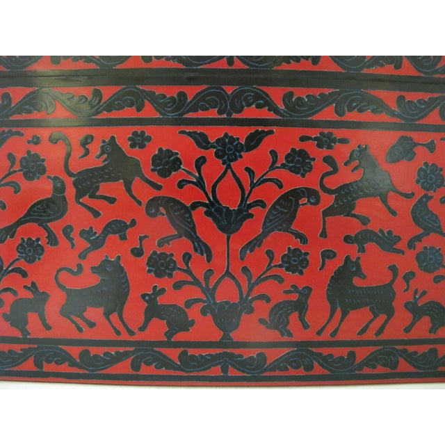 Olinala Guerrero Mexico Red & Black Lacquer Carved Animals Lidded Wood Box For Sale - Image 13 of 18