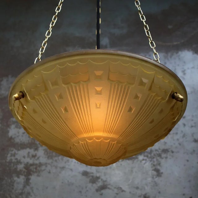 French Art Deco Brass and Etched Ochre Glass Pendant Light, 1920s For Sale - Image 3 of 10