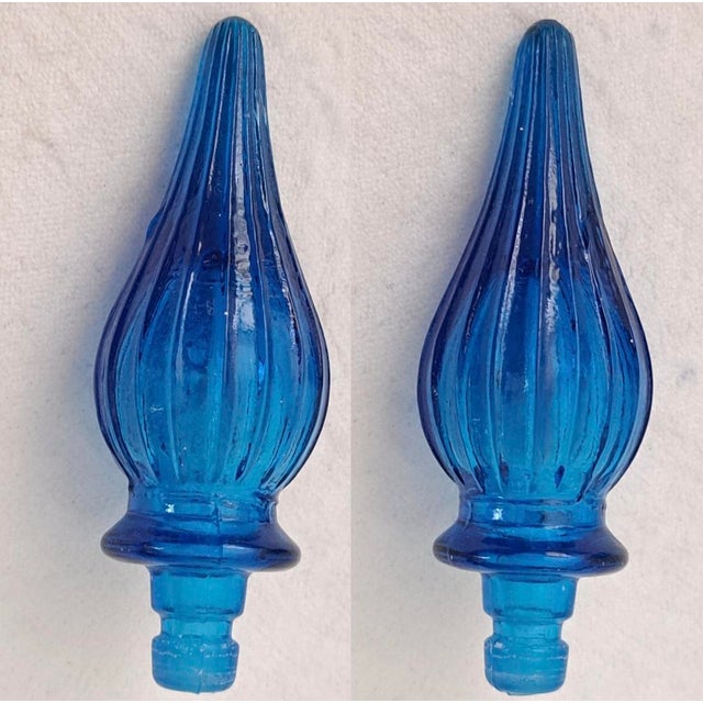 Vintage Mid-Century Modern Italian Art Glass Decanters, Cobalt Blue Ribbed & Emerald Green Empoli Style - a Pair For Sale - Image 10 of 12