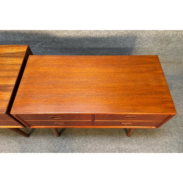 Mid-Century Modern Pair of Vintage Danish Mid Century Modern Teak Nightstands - End Tables in the Manner of Peter Hvidt For Sale - Image 3 of 9