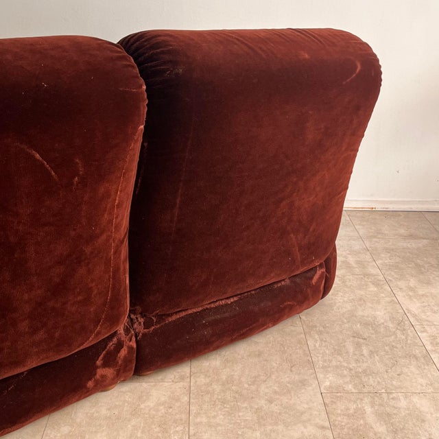 Vintage Three-Seater Sofa in Burgundy Red Velvet, Italy, 1970s For Sale - Image 9 of 11