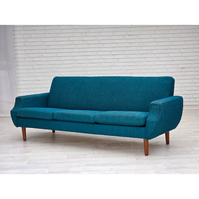 Wood Vintage Danish Three-Seater Sofa in Wool and Teak, 1970s For Sale - Image 7 of 17