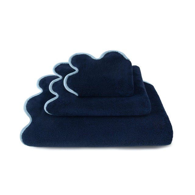 Developed by Kassatex exclusively for Chairish, these fabulously fun two-tone bath towels will add flare to your self-care...