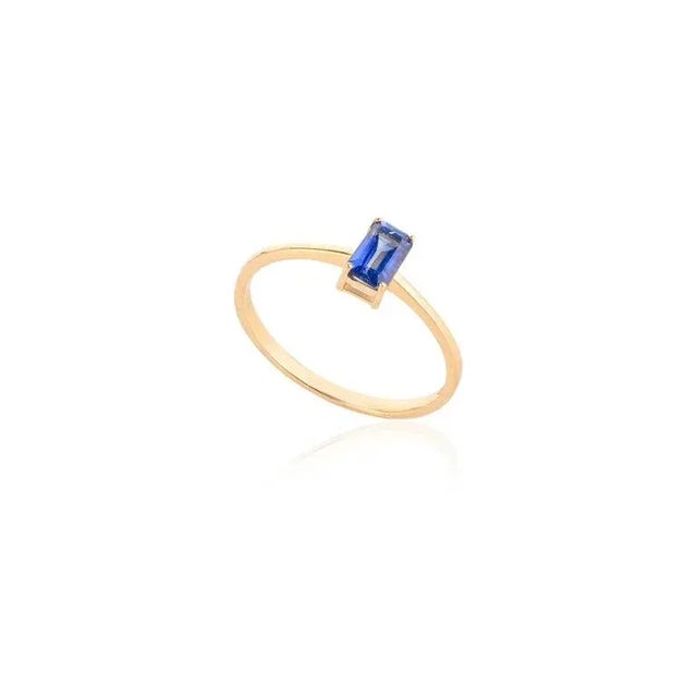 Baguette Cut Blue Sapphire Ring Size 7 For Sale In New York - Image 6 of 10