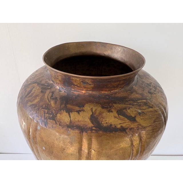 Vintage Large Hand-Hammered Brass Floor Vase With Aged Patina – 16.5” For Sale In Orlando - Image 6 of 9