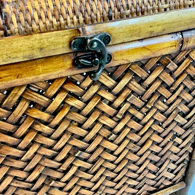 Wood 1980s Vintage Boho Chic Coastal Ralph Lauren Style Rattan, Bamboo, Wicker Storage Bench For Sale - Image 7 of 18