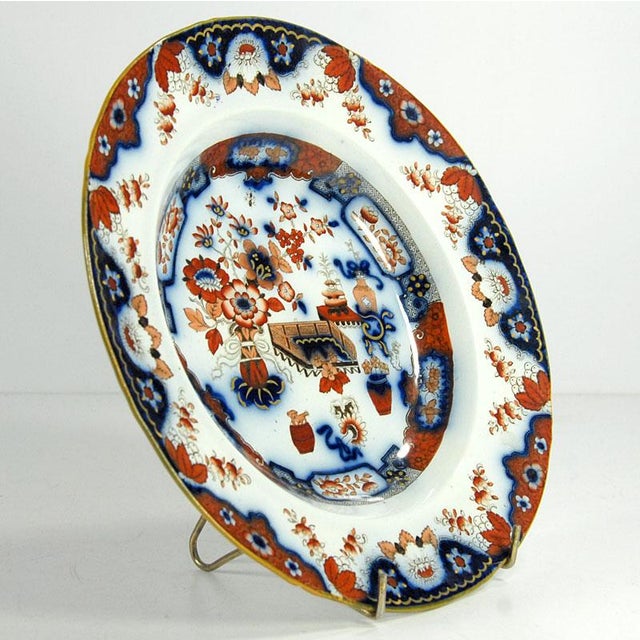 Staffordshire Decorative Pottery Plate, in Very Good conditions. Designed 1890 to 1919
