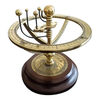 The Franklin Mint Orrery Classic Vintage Mechanical Brass Model of the Solar System From 1987 For Sale