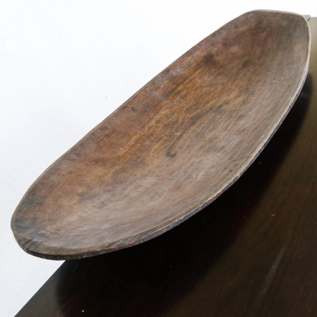 1960s Tribal Feast Offering Tray, Large Hand Hewn Brown Wood Bowl by the Indigenous Mentawei, Indonesia For Sale - Image 14 of 18