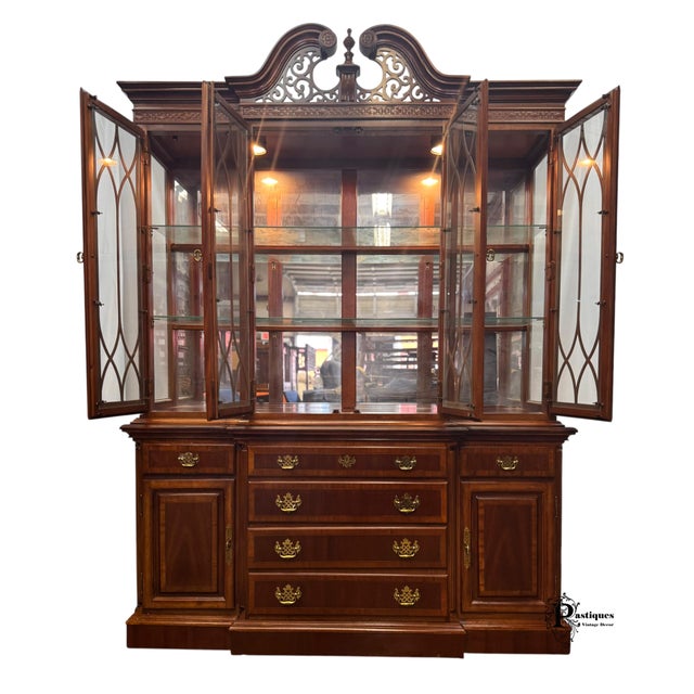 Early 20th Century Vintage Chippendale Style Mahogany China / Display Cabinet For Sale - Image 5 of 10
