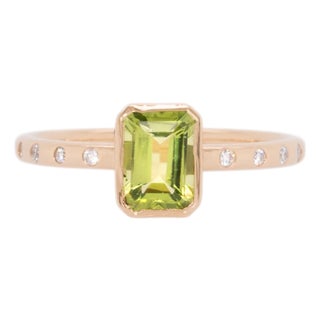 1cts Arizona Peridot Ring With Natural Diamonds Accents: Solid 14k Gold, 7x5mm For Sale