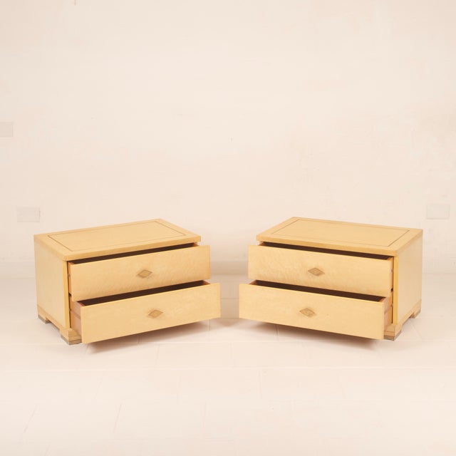 Overview Elegant pair of Italian bedside tables designed by Gianluigi Gorgoni for Fratelli Turri in the 1980s, crafted in...