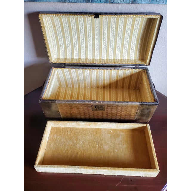 Late 19th Century Small 19th Century American Travel Trunk Train Case For Sale - Image 5 of 11